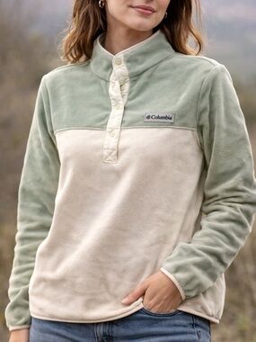 Columbia Sage Green & Cream Fleece Pullover Snap Neck Size M